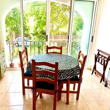 Schnuckelige Wohnung Naehe Meer Denia Bagian luar foto