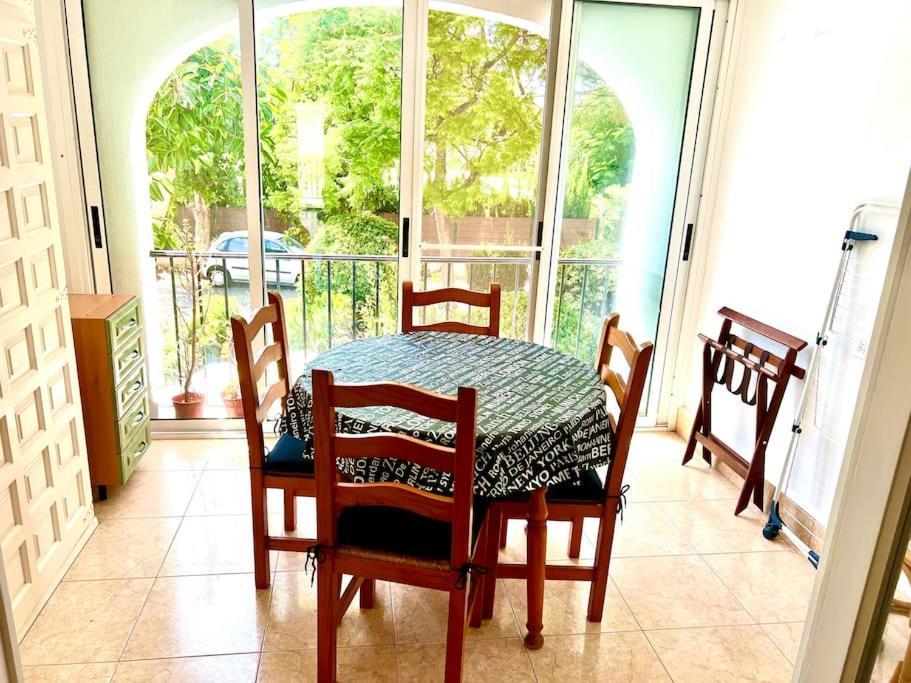 Schnuckelige Wohnung Naehe Meer Denia Bagian luar foto